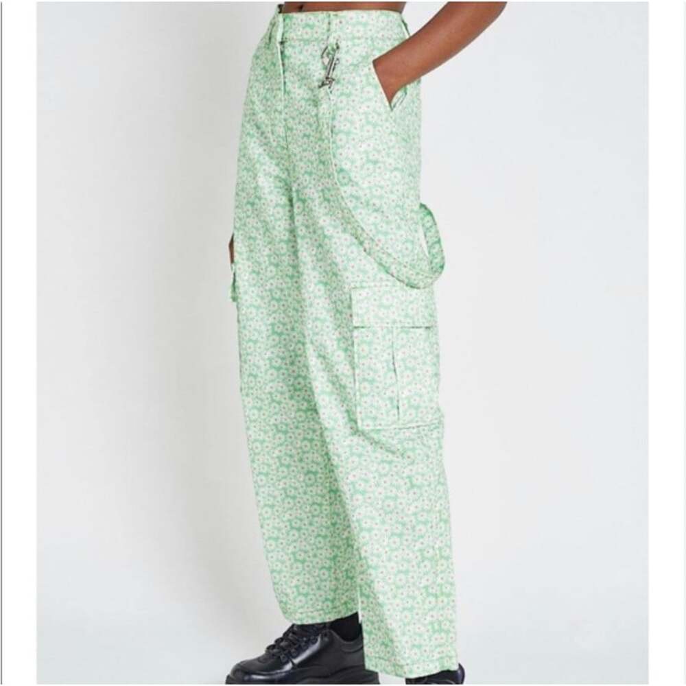 The Ragged Priest Pants Womens Small Green Daisy Floral Cargo Twill Pockets